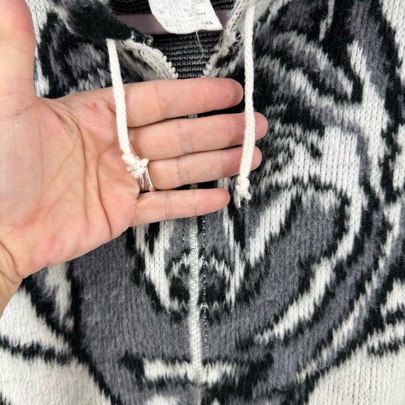 ARTESANIAS Tuntaquimba Native American Wolf print Wool Full Zip sweater jacket M - Picture 5 of 12